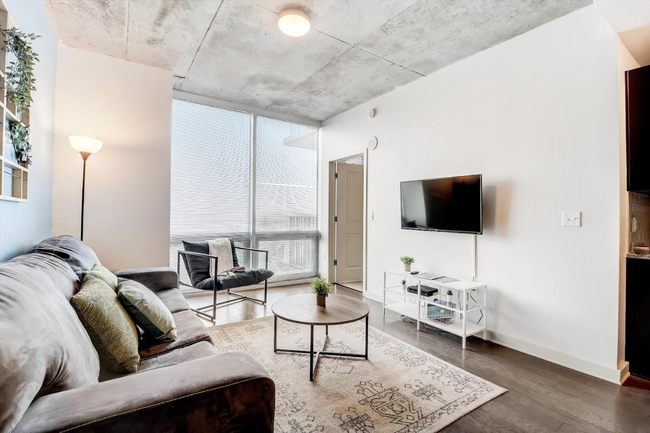 Frontdesk Skyhouse Apts Uptown Charlotte Daire Oda fotoğraf