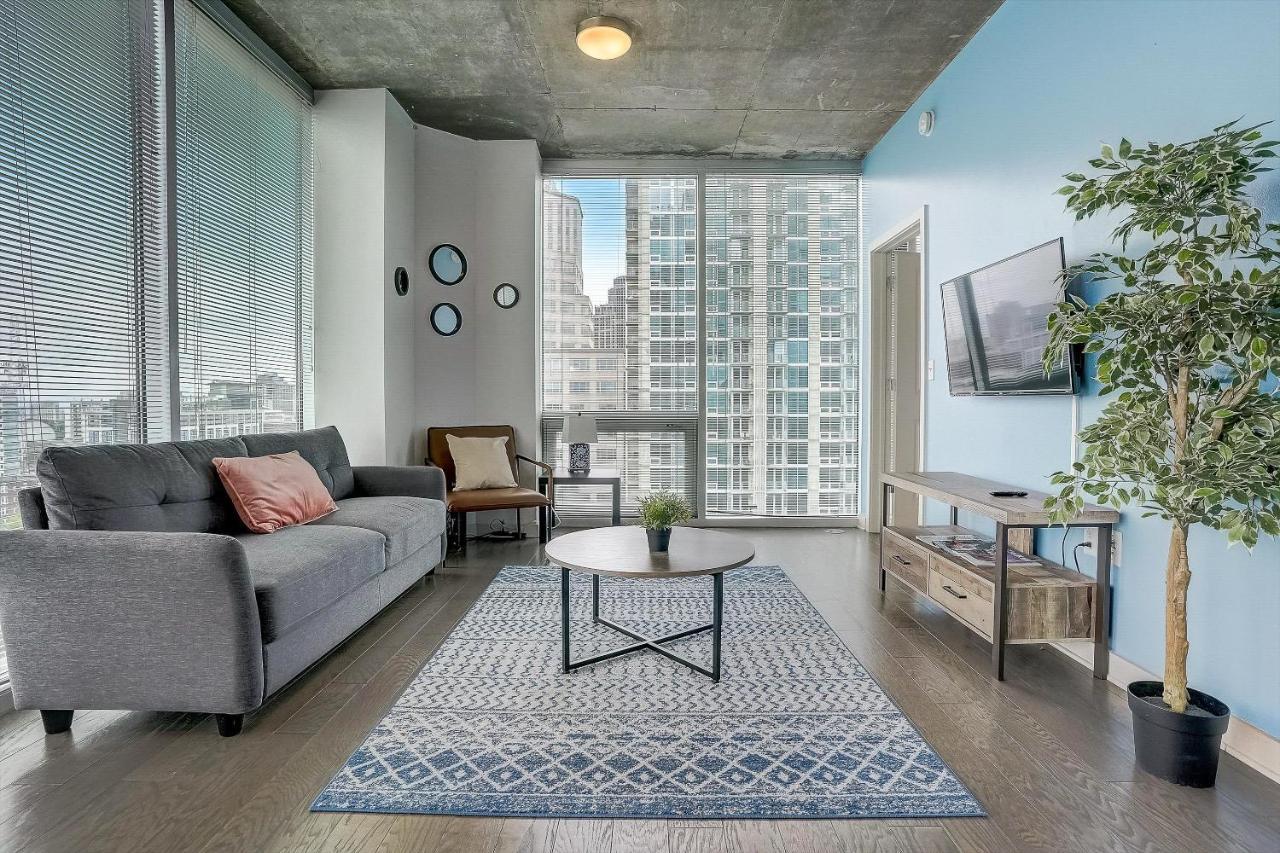 Frontdesk Skyhouse Apts Uptown Charlotte Daire Oda fotoğraf